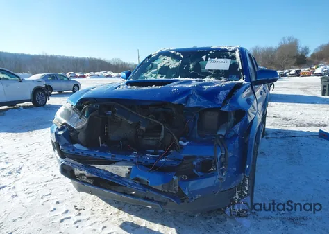 2017 Toyota Tacoma Trd Sport z USA, uszkodzony, nr VIN 3TMCZ5AN1HM103382